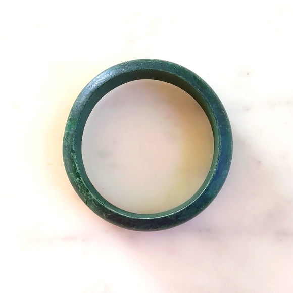 NWOT. Vintage 0.75" Wide Green Wooden Bangle Bracelet. - Picture 2 of 2